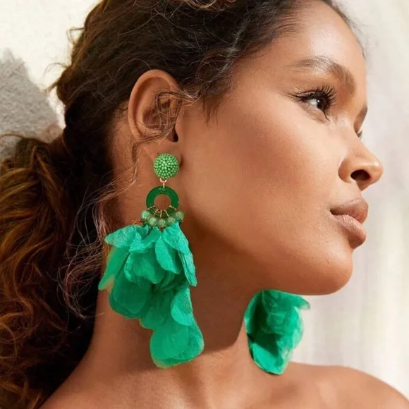 Green Cotton Flower Bohemian Earrings - Picture 3 of 5